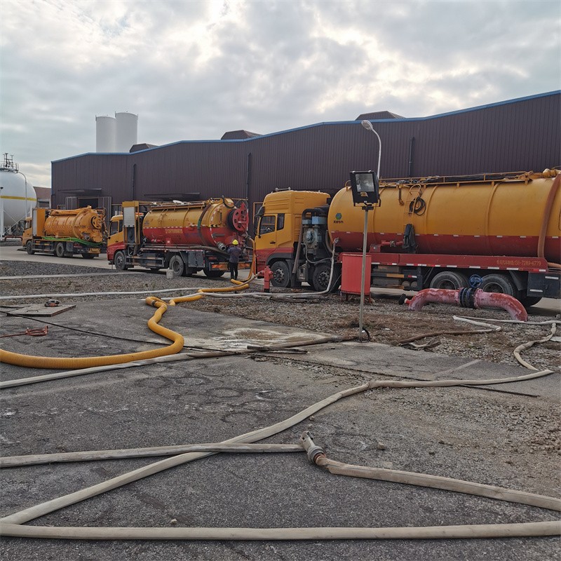 胡场镇污水池清理