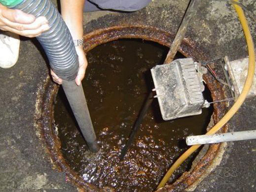 胡场镇隔油池清理