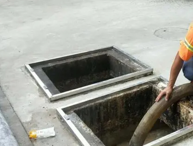 胡场镇化粪池清理